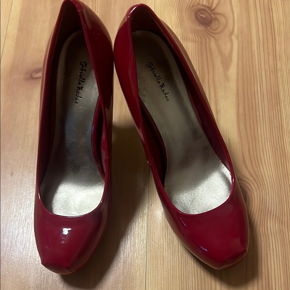 Red Patent Leather High Heels - Picture 3 of 9